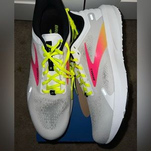 BRAND NEW Brooks Mens Launch 9 Running, Size 13